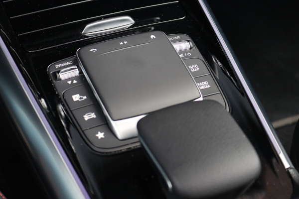 Mercedes-Benz EQA 250 AMG Line 67 kWh | Panoramadak | Widescreen | Sfeerverlichting | Nightpakket | Keyless Go | Apple Carplay | Advanced Sound System | Stoelverwarming |