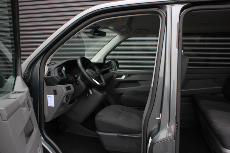 Volkswagen Transporter 2.0 TDI L2H1 BULLI DUBBEL CABINE 150PK DSG 2021 / DUBBEL CABINE / TREKHAAK / SIDE-BARS / APPLE CARPLAY /PDC