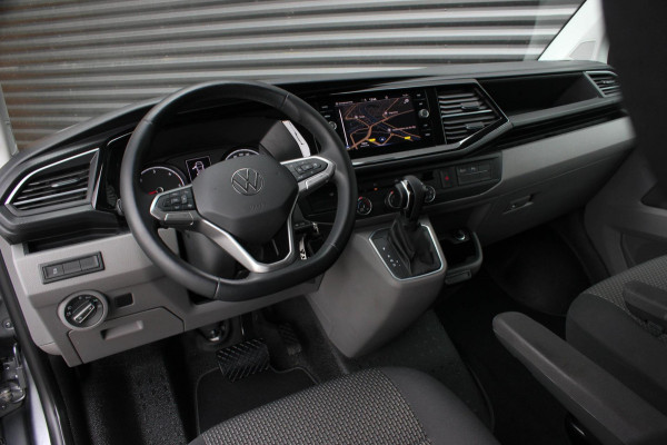 Volkswagen Transporter 2.0 TDI L2H1 BULLI DUBBEL CABINE 150PK DSG 2021 / DUBBEL CABINE / TREKHAAK / SIDE-BARS / APPLE CARPLAY /PDC