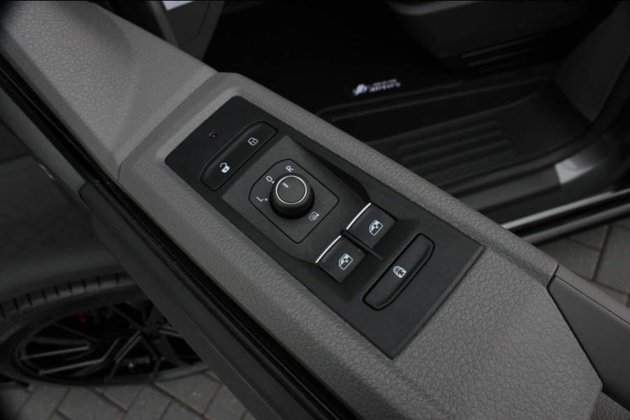 Volkswagen Transporter 2.0 TDI L2H1 BULLI DUBBEL CABINE 150PK DSG 2021 / DUBBEL CABINE / TREKHAAK / SIDE-BARS / APPLE CARPLAY /PDC