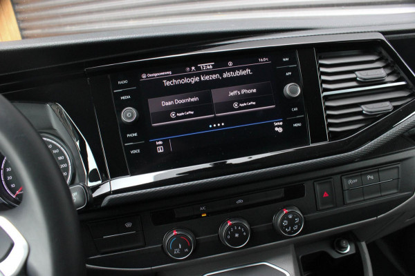 Volkswagen Transporter 2.0 TDI L2H1 BULLI DUBBEL CABINE 150PK DSG 2021 / DUBBEL CABINE / TREKHAAK / SIDE-BARS / APPLE CARPLAY /PDC