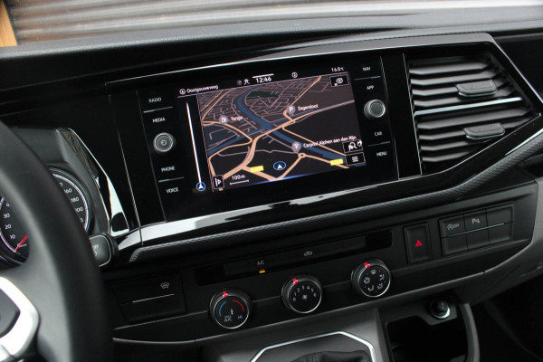 Volkswagen Transporter 2.0 TDI L2H1 BULLI DUBBEL CABINE 150PK DSG 2021 / DUBBEL CABINE / TREKHAAK / SIDE-BARS / APPLE CARPLAY /PDC