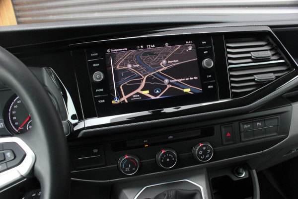 Volkswagen Transporter 2.0 TDI L2H1 BULLI DUBBEL CABINE 150PK DSG 2021 / DUBBEL CABINE / TREKHAAK / SIDE-BARS / APPLE CARPLAY /PDC