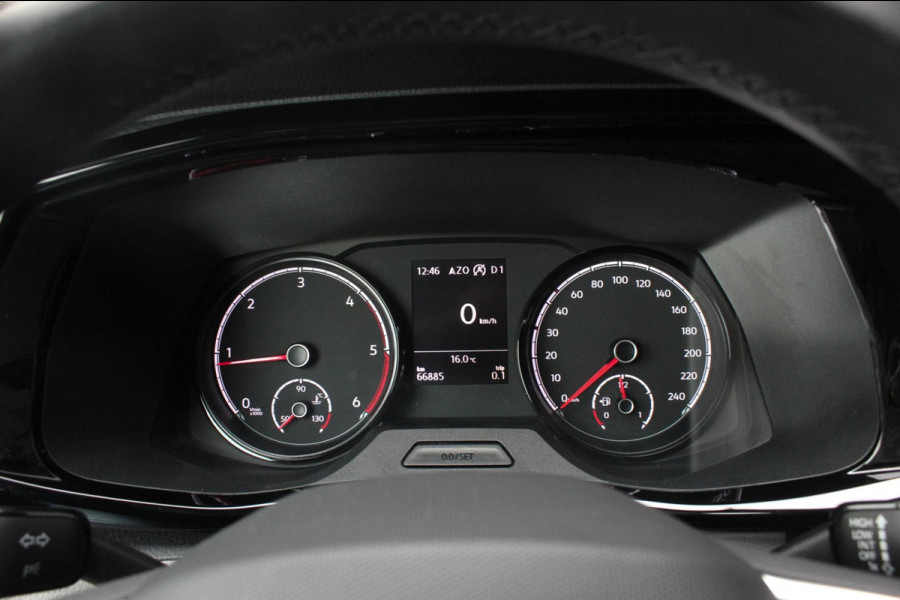 Volkswagen Transporter 2.0 TDI L2H1 BULLI DUBBEL CABINE 150PK DSG 2021 / DUBBEL CABINE / TREKHAAK / SIDE-BARS / APPLE CARPLAY /PDC