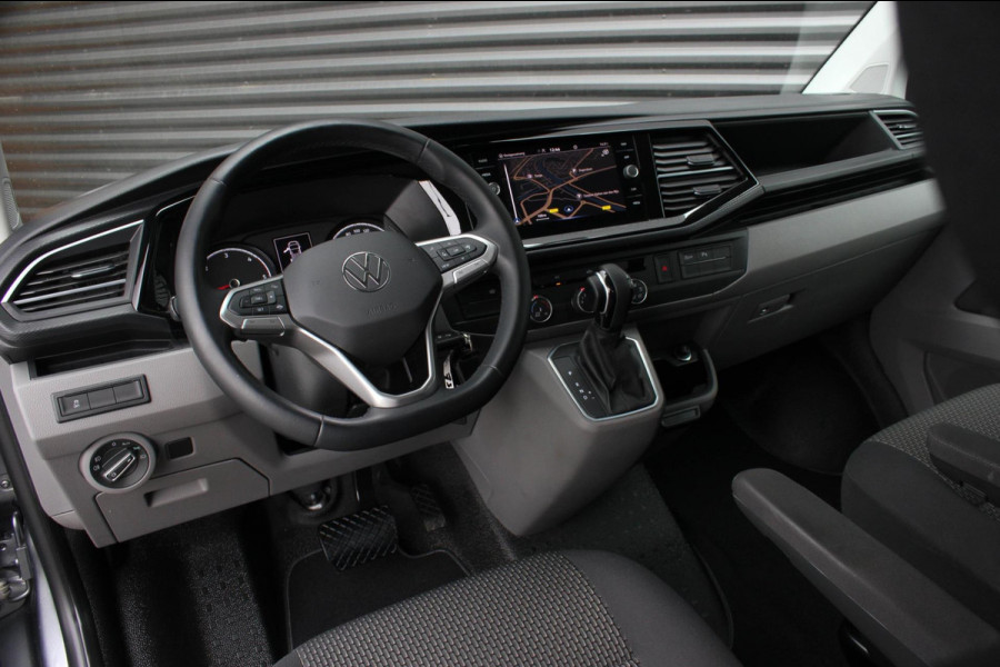 Volkswagen Transporter 2.0 TDI L2H1 BULLI DUBBEL CABINE 150PK DSG 2021 / DUBBEL CABINE / TREKHAAK / SIDE-BARS / APPLE CARPLAY /PDC