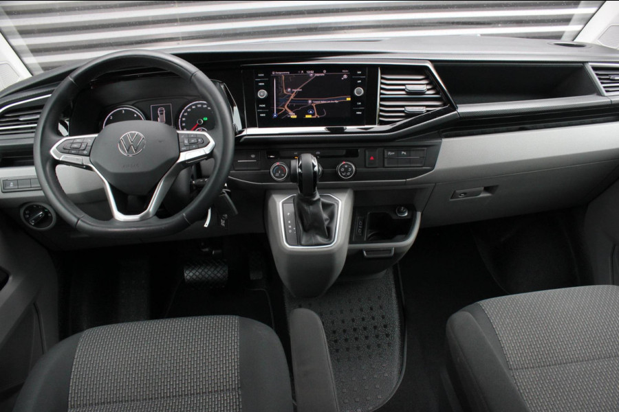 Volkswagen Transporter 2.0 TDI L2H1 BULLI DUBBEL CABINE 150PK DSG 2021 / DUBBEL CABINE / TREKHAAK / SIDE-BARS / APPLE CARPLAY /PDC