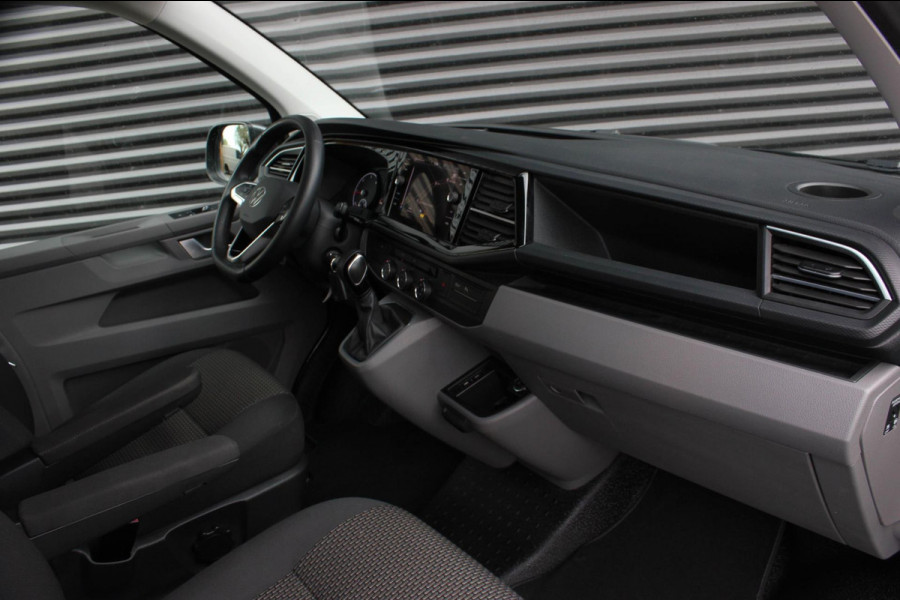 Volkswagen Transporter 2.0 TDI L2H1 BULLI DUBBEL CABINE 150PK DSG 2021 / DUBBEL CABINE / TREKHAAK / SIDE-BARS / APPLE CARPLAY /PDC