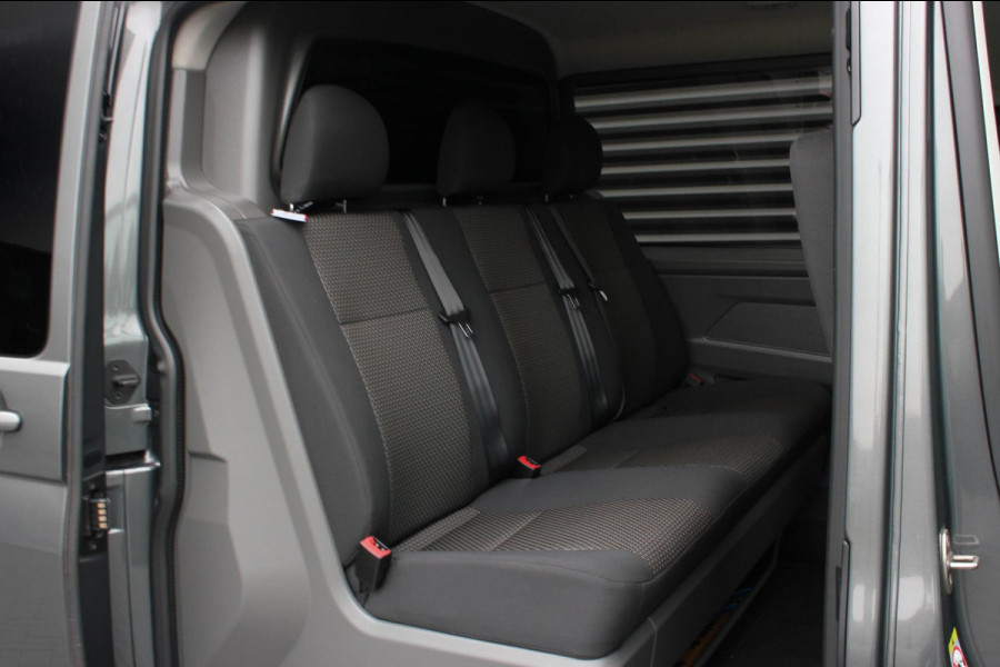 Volkswagen Transporter 2.0 TDI L2H1 BULLI DUBBEL CABINE 150PK DSG 2021 / DUBBEL CABINE / TREKHAAK / SIDE-BARS / APPLE CARPLAY /PDC