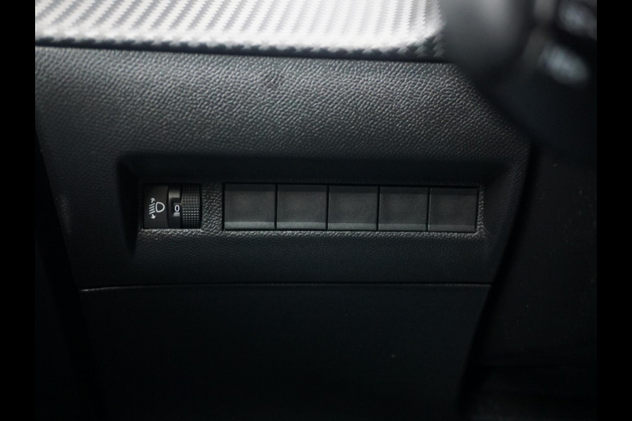 Peugeot 2008 1.2 TURBO 100 Allure | Navigatie Pro | Parkpilots / Camera |