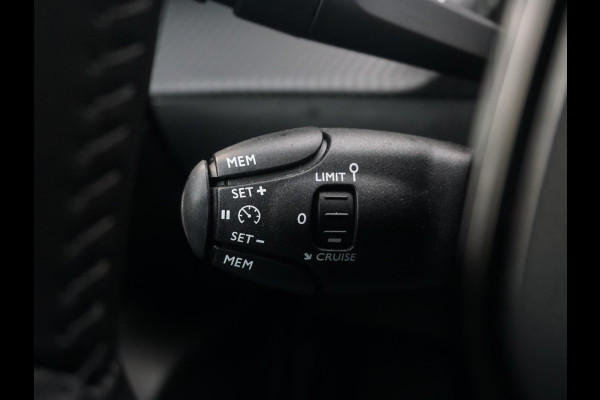 Peugeot 2008 1.2 TURBO 100 Allure | Navigatie Pro | Parkpilots / Camera |