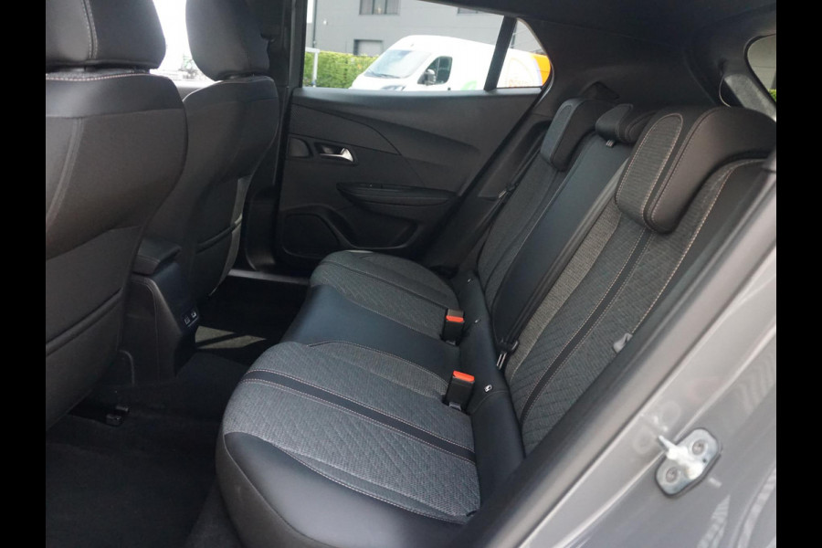 Peugeot 2008 1.2 TURBO 100 Allure | Navigatie Pro | Parkpilots / Camera |