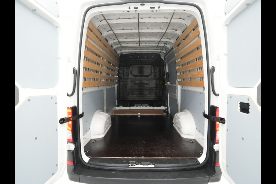 Volkswagen Crafter 30 2.0 TDI L3H2 Economy Business Navi via App Camera Airco Cruise