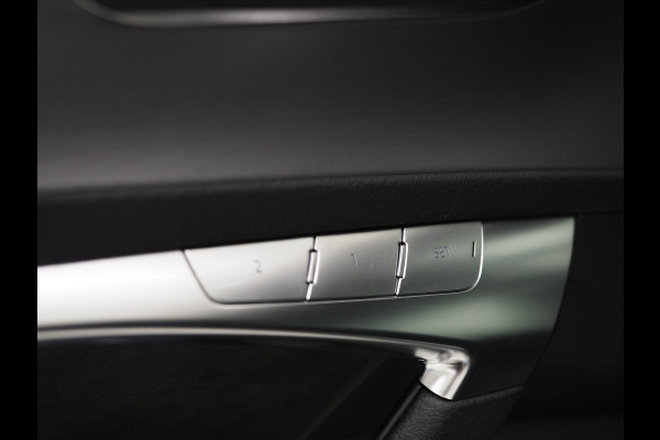 Audi A6 Avant 55 TFSI e quattro Competition Black | Panoramadak | B&O | Keyless | Adaptive Cruise | Camera | Carplay