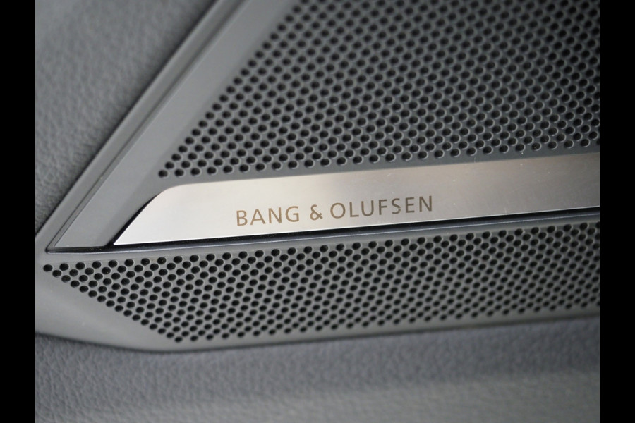 Audi A6 Avant 55 TFSI e quattro Competition Black | Panoramadak | B&O | Keyless | Adaptive Cruise | Camera | Carplay