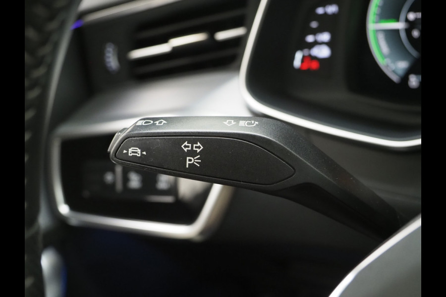 Audi A6 Avant 55 TFSI e quattro Competition Black | Panoramadak | B&O | Keyless | Adaptive Cruise | Camera | Carplay