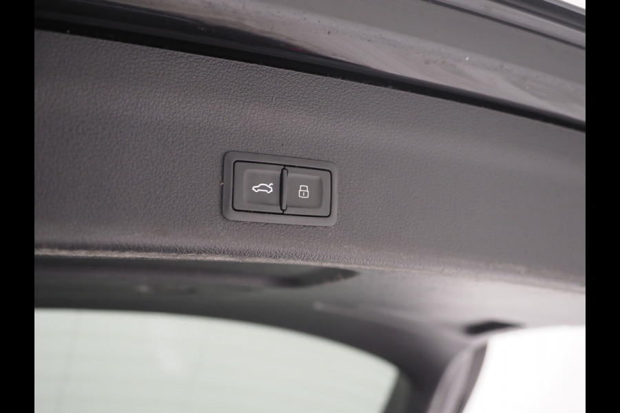 Audi A6 Avant 55 TFSI e quattro Competition Black | Panoramadak | B&O | Keyless | Adaptive Cruise | Camera | Carplay