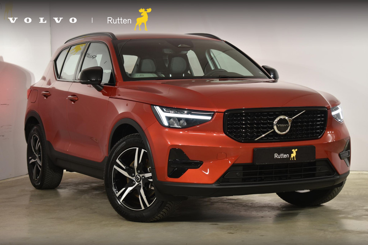 Volvo XC40 B4 211PK Automaat Plus Dark / Adaptieve Cruise control / Harman Kardon / Elektrisch verst. voorstoelen / Elektr. achterklep / Stoelverwarming / Stuurverwarming / Achteruitrijcamera / Wegklapbare trekhaak / Volvo XC40 B4 211PK Automaat Plus Dark / Adaptieve Cruise control / Harman Kardon / Elektrisch verst. voorstoelen / Elektr. achterklep / Stoelverwarming / Stuurverwarming / Achteruitrijcamera / Wegklapbare trekhaak /
