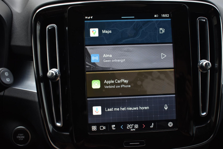 Volvo XC40 B4 211PK Automaat Plus Dark / Adaptieve Cruise control / Harman Kardon / Elektrisch verst. voorstoelen / Elektr. achterklep / Stoelverwarming / Stuurverwarming / Achteruitrijcamera / Wegklapbare trekhaak /
