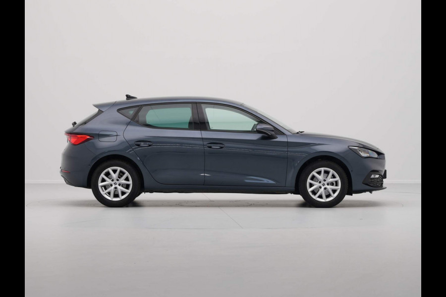 Seat Leon 1.0 TSI 110pk Style Business Intense Trekhaak Navigatie Camera Acc 23