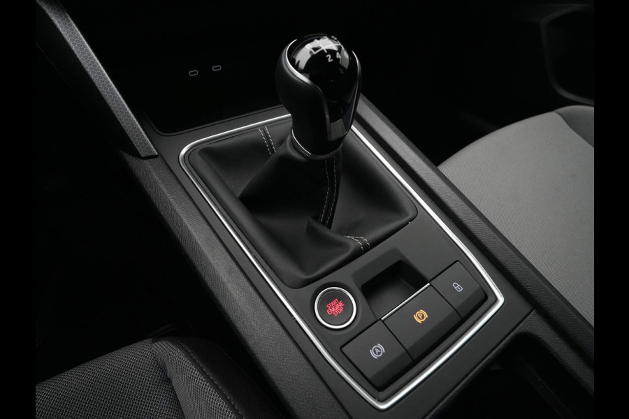 Seat Leon 1.0 TSI 110pk Style Business Intense Trekhaak Navigatie Camera Acc 23