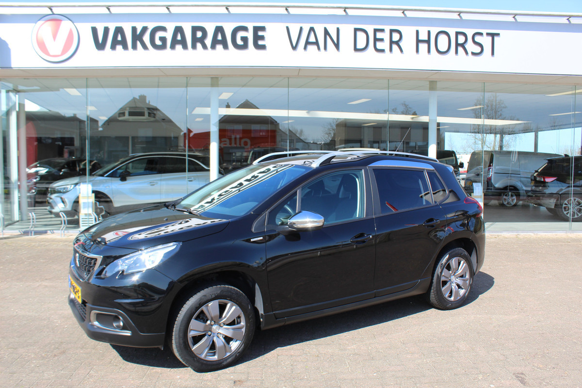 Peugeot 2008 1.2 PureTech Active , Hoge zit Airco , Cruise control ,Trekhaak , Navigatie , Bluetooth Parkeersensoren achter , LED dagrijverlichting Peugeot 2008 1.2 PureTech Active , Hoge zit Airco , Cruise control ,Trekhaak , Navigatie , Bluetooth Parkeersensoren achter , LED dagrijverlichting