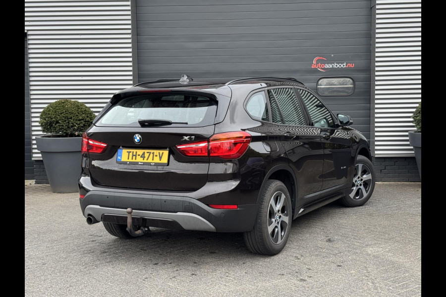 BMW X1 sDrive18i High Executive | Navigatie | Parkeersensoren | Afneembare Trekhaak | Elektrische Achterklep |