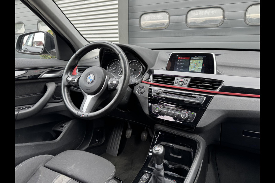 BMW X1 sDrive18i High Executive | Navigatie | Parkeersensoren | Afneembare Trekhaak | Elektrische Achterklep |