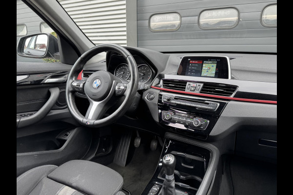 BMW X1 sDrive18i High Executive | Navigatie | Parkeersensoren | Afneembare Trekhaak | Elektrische Achterklep |