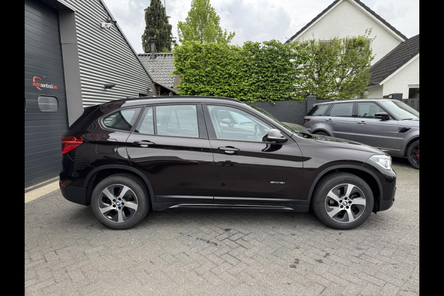 BMW X1 sDrive18i High Executive | Navigatie | Parkeersensoren | Afneembare Trekhaak | Elektrische Achterklep |
