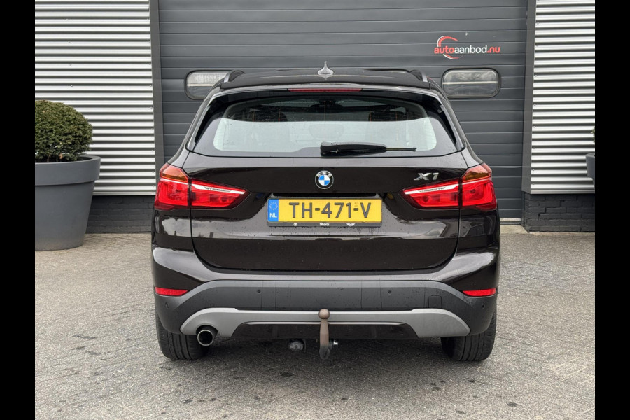 BMW X1 sDrive18i High Executive | Navigatie | Parkeersensoren | Afneembare Trekhaak | Elektrische Achterklep |