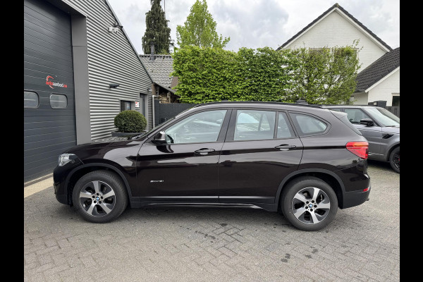 BMW X1 sDrive18i High Executive | Navigatie | Parkeersensoren | Afneembare Trekhaak | Elektrische Achterklep |