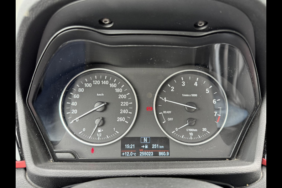BMW X1 sDrive18i High Executive | Navigatie | Parkeersensoren | Afneembare Trekhaak | Elektrische Achterklep |