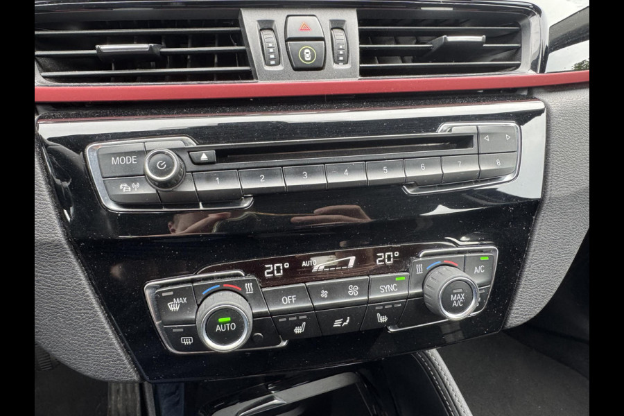 BMW X1 sDrive18i High Executive | Navigatie | Parkeersensoren | Afneembare Trekhaak | Elektrische Achterklep |
