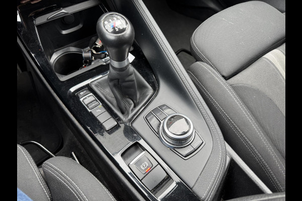 BMW X1 sDrive18i High Executive | Navigatie | Parkeersensoren | Afneembare Trekhaak | Elektrische Achterklep |