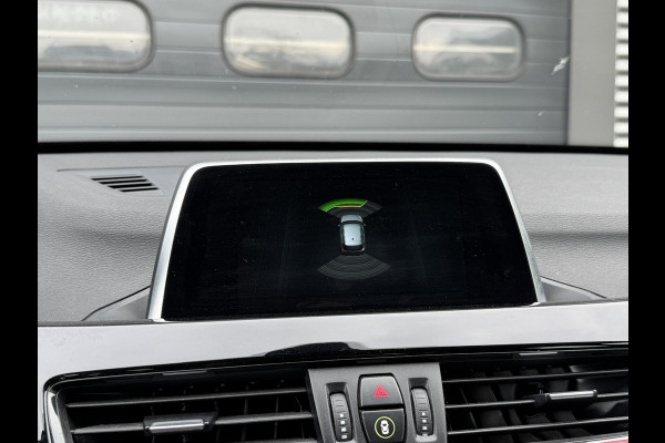BMW X1 sDrive18i High Executive | Navigatie | Parkeersensoren | Afneembare Trekhaak | Elektrische Achterklep |
