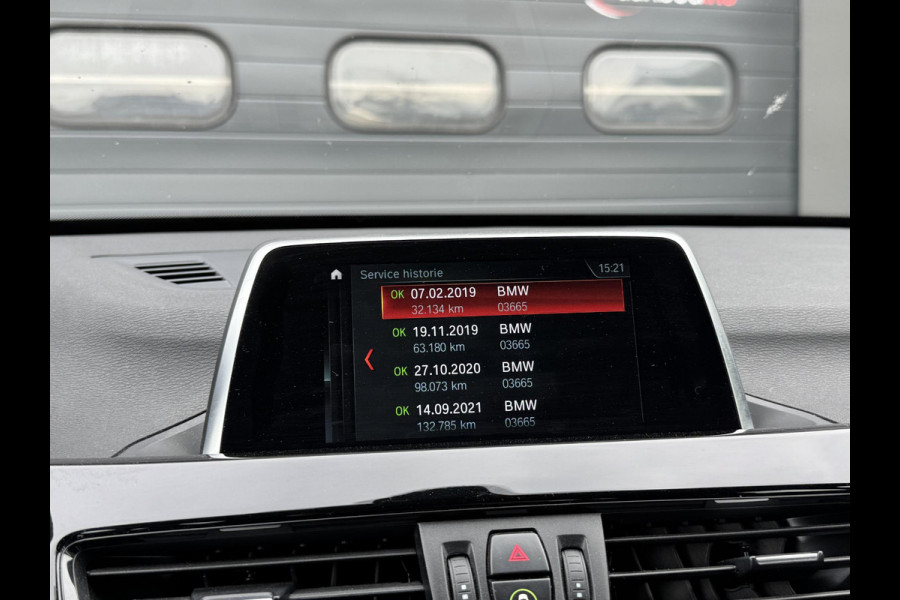 BMW X1 sDrive18i High Executive | Navigatie | Parkeersensoren | Afneembare Trekhaak | Elektrische Achterklep |