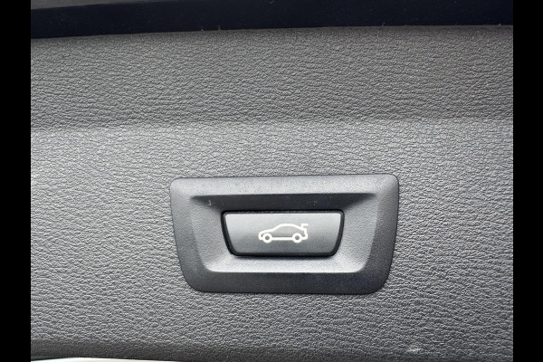 BMW X1 sDrive18i High Executive | Navigatie | Parkeersensoren | Afneembare Trekhaak | Elektrische Achterklep |