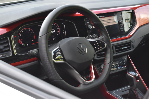Volkswagen Polo 2.0 TSI GTI Lane Virtual Clima DCC Stoel.vw