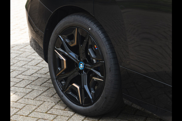 BMW iX M60 - Bowers & Wilkins - M-Stuurwiel - Pano