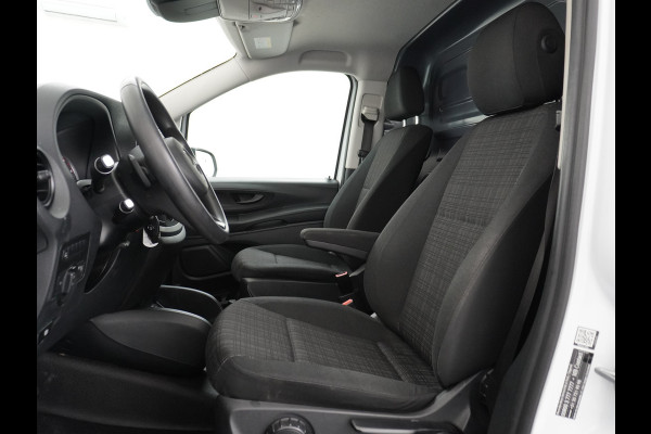 Mercedes-Benz Vito 2.2D 114CDI AUT-7 136PK XL Navi Camera Airco Cruise Control Bluetooth Licht-/regensensor 114CDI Extra Lang Betonplex Vloer Wandbetimmering Schuifdeur links Parkeer-assistent 1e Eigenaar Euro 6 2.000kg trekvermogen!