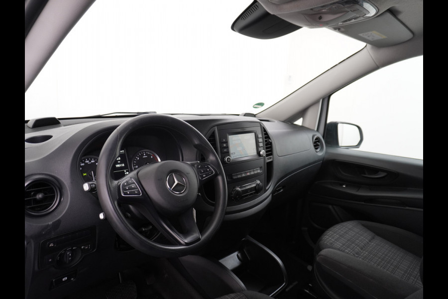 Mercedes-Benz Vito 2.2D 114CDI AUT-7 136PK XL Navi Camera Airco Cruise Control Bluetooth Licht-/regensensor 114CDI Extra Lang Betonplex Vloer Wandbetimmering Schuifdeur links Parkeer-assistent 1e Eigenaar Euro 6 2.000kg trekvermogen!