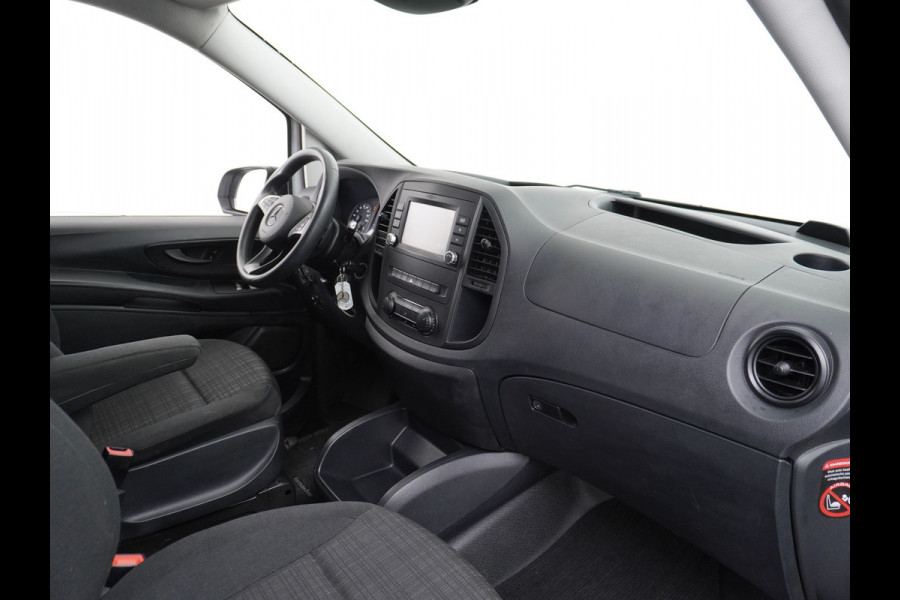 Mercedes-Benz Vito 2.2D 114CDI AUT-7 136PK XL Navi Camera Airco Cruise Control Bluetooth Licht-/regensensor 114CDI Extra Lang Betonplex Vloer Wandbetimmering Schuifdeur links Parkeer-assistent 1e Eigenaar Euro 6 2.000kg trekvermogen!