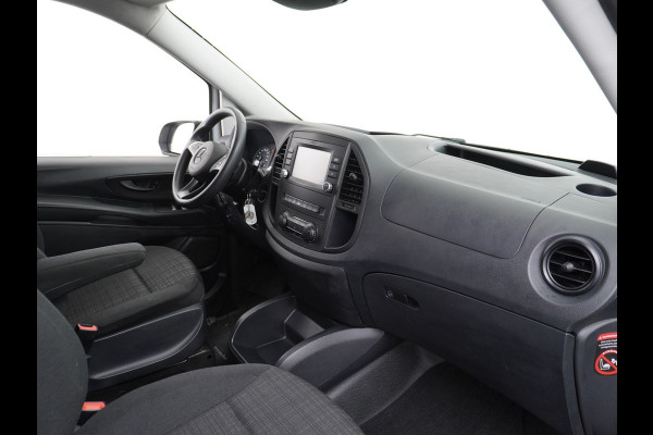 Mercedes-Benz Vito 2.2D 114CDI AUT-7 136PK XL Navi Camera Airco Cruise Control Bluetooth Licht-/regensensor 114CDI Extra Lang Betonplex Vloer Wandbetimmering Schuifdeur links Parkeer-assistent 1e Eigenaar Euro 6 2.000kg trekvermogen!