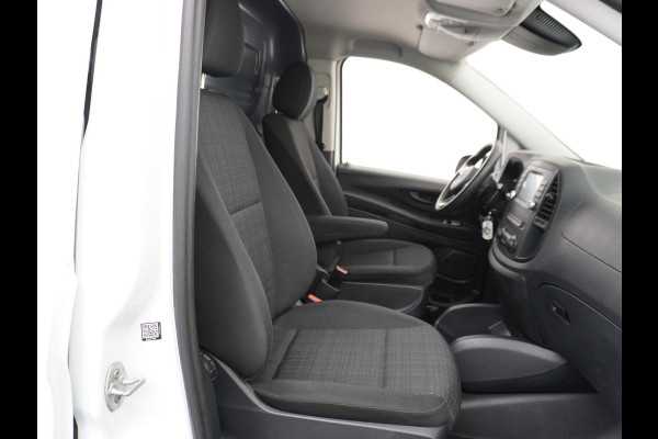 Mercedes-Benz Vito 2.2D 114CDI AUT-7 136PK XL Navi Camera Airco Cruise Control Bluetooth Licht-/regensensor 114CDI Extra Lang Betonplex Vloer Wandbetimmering Schuifdeur links Parkeer-assistent 1e Eigenaar Euro 6 2.000kg trekvermogen!