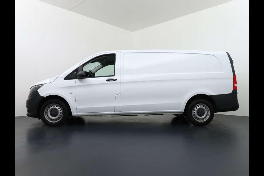 Mercedes-Benz Vito 2.2D 114CDI AUT-7 136PK XL Navi Camera Airco Cruise Control Bluetooth Licht-/regensensor 114CDI Extra Lang Betonplex Vloer Wandbetimmering Schuifdeur links Parkeer-assistent 1e Eigenaar Euro 6 2.000kg trekvermogen!