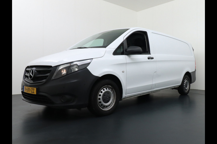 Mercedes-Benz Vito 2.2D 114CDI AUT-7 136PK XL Navi Camera Airco Cruise Control Bluetooth Licht-/regensensor 114CDI Extra Lang Betonplex Vloer Wandbetimmering Schuifdeur links Parkeer-assistent 1e Eigenaar Euro 6 2.000kg trekvermogen!