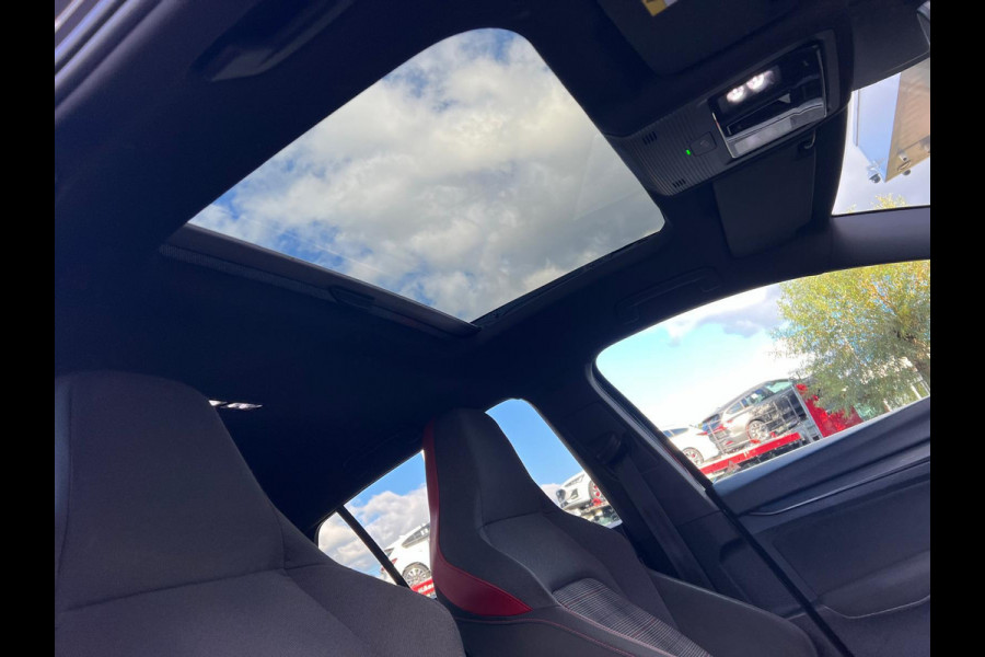 Volkswagen Golf 2.0 TSI GTI Panorama/Keyless