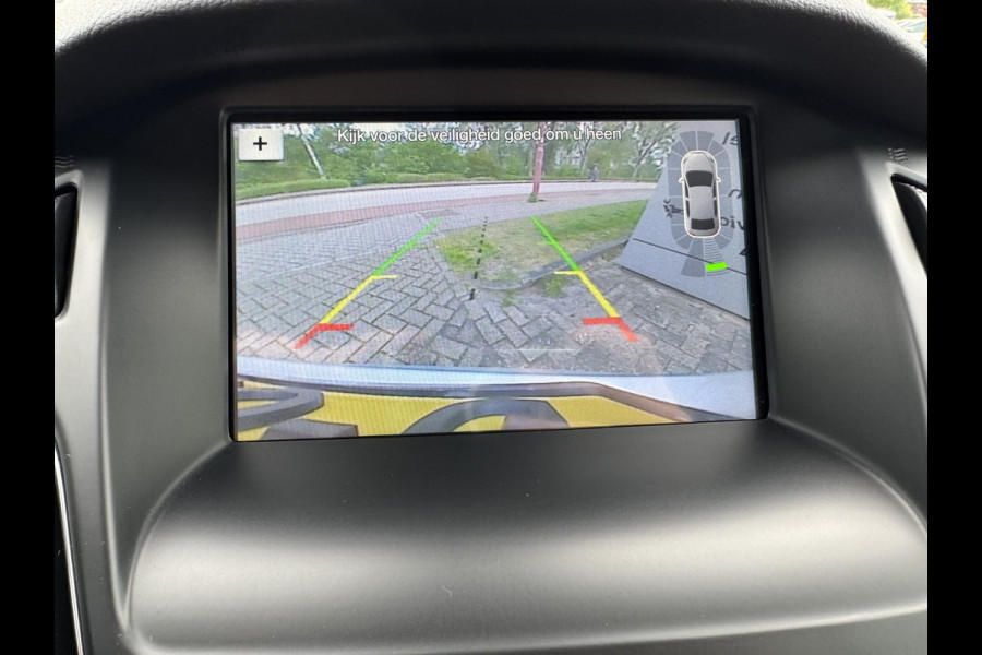 Ford FOCUS Wagon 1.0 Ecoboost Titanium 125pk Navigatie | Stoelverwarming | Achteruitrijcamera | Apple Carplay | Android auto | Voorruit verwarming |
