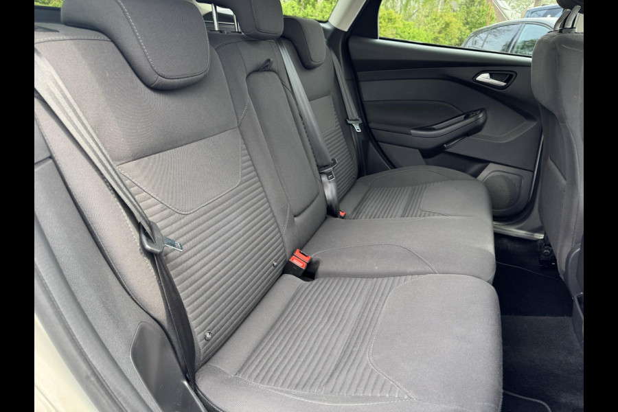 Ford FOCUS Wagon 1.0 Ecoboost Titanium 125pk SYNC 3 | Stoelverwarming | Achteruitrijcamera | Apple Carplay / Android auto | Xenon Koplampen