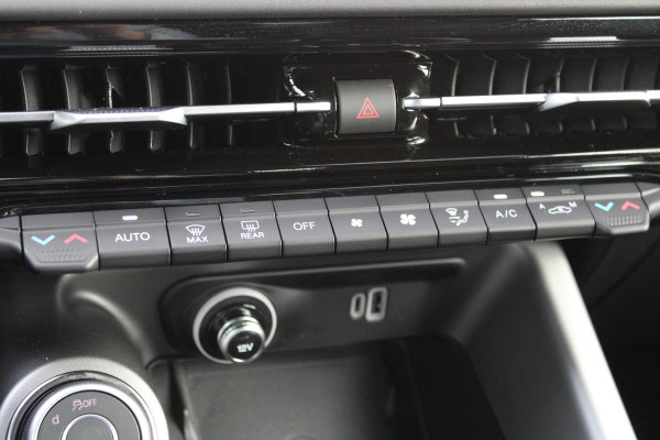 Alfa Romeo Tonale 1.5T 160PK AUTOMAAT Hybrid Ti | NIEUWE AUTO! | ELEKTRISCH BEDIENBARE VOORSTOELEN MET GEHEUGENFUNCTIE | HARMAN EN KARDON AUDIO | FULL LED KOPLAMPEN | 18" LICHTMETALEN VELGEN | CLIMATE CONTROL | NAVIGATIE | DRAADLOZE APPLE CARPLAY/ANDROID AUTO | ADAPTIVE CRUISE CONTROL | STOEL/STUUR VERWARMING | STOEL VENTILATIE | ELEKTRISCH BEDIENBARE ACHTERKLEP | DRAADLOZE TELEFOONLADER | KEYLESS ENTRY/START | PARKEERSENSOREN VOOR + ACHTER | ACHTERUITRIJ CAMERA |